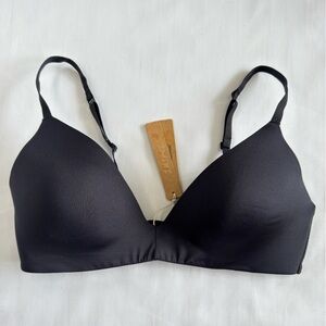 SKIMS Wireless Form T-Shirt Bra 34B